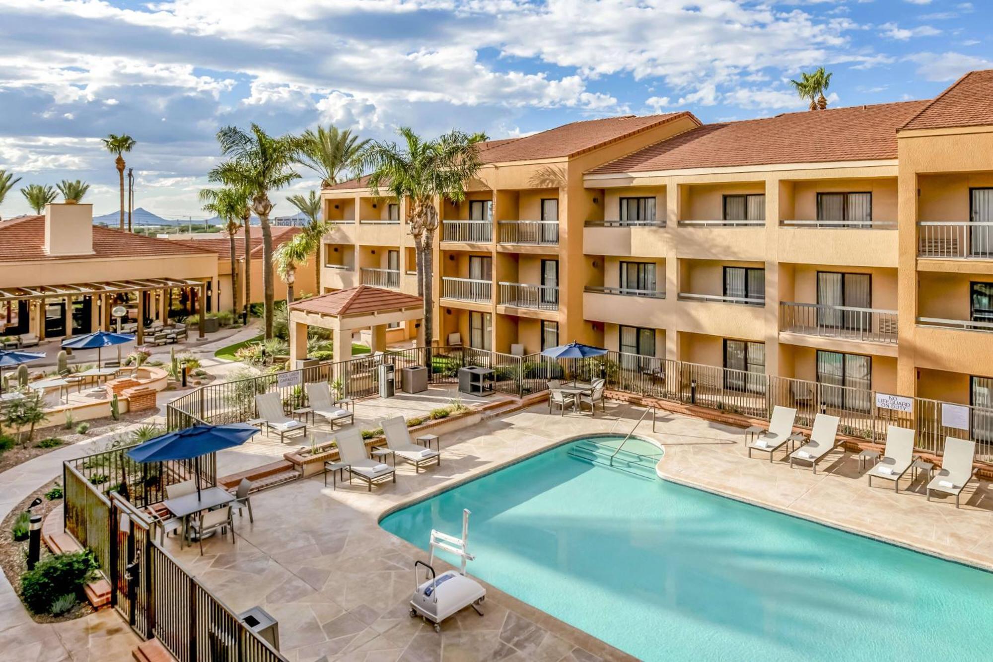 Courtyard Tucson Airport Hotell Exteriör bild