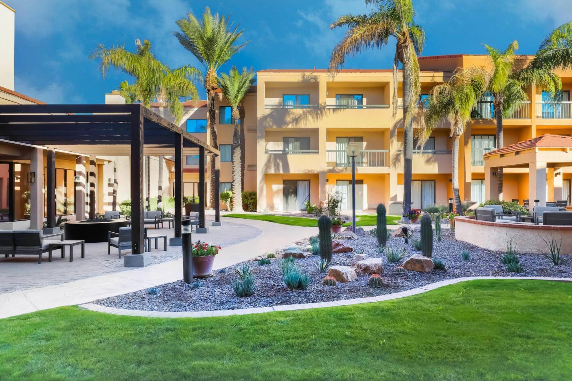 Courtyard Tucson Airport Hotell Exteriör bild